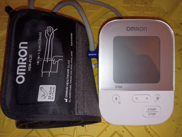 ))) Omron Bluetooth Blood Pressure Monitor ((( 1