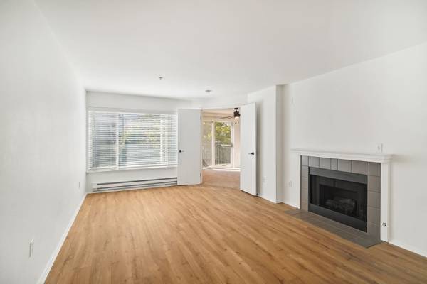 $2,475 / 2br - 900ft2 - One month Free, 3 months free parking, Rooftop, Secure access (600 7th Ave, Seattle, WA)63659549482755124