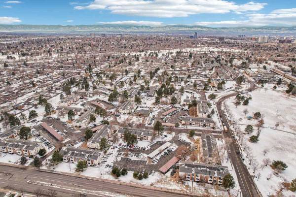 $1,024 / 1hab - 675ft2 - Parque para perros, Programa de recompensas para residentes, Sala de billar (7100 East Mississippi Avenue, Denver, CO)63771721568259120