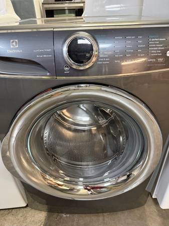 **ELECTROLUX FRONTLOAD WASHER *** 1