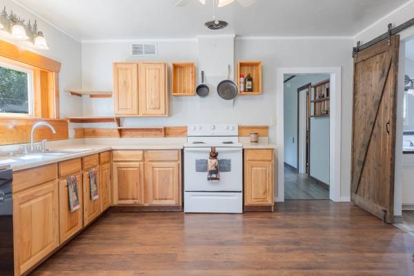 $289,900 / 2br - 1006ft2 - CONTRACT PENDING! Cozy Alberton Home! (107 5th Street)63656975772673124