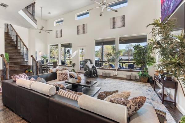 $775,000 / 3br - 2454ft2 - FOR SALE: 1800 Mason Ln!! (Cedar Creek Lake)64305502145409121