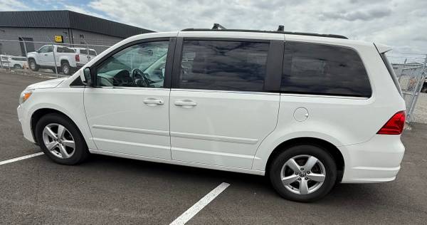 Familiar furgón ahorrador de gasolina 2011 Vw - $6,495 (Tricitytrucks.com Richland 509-820-8893)63470422880257121