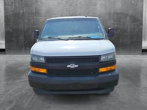 Chevrolet Express Passenger Chevy LS 2018, furgoneta completa para pasajeros - $17,599 (Llame al *(480) 378-8165* para confirmar disponibilidad al instante)63616969548803121