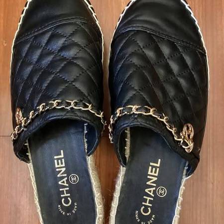 CHANEL slippers/slides 1