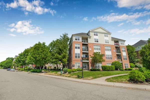 $2,744 / 2 habitaciones - 1003ft2 - 2 dormitorios, Clubhouse de lujo, Ventilador de techo (1301 Wall St W, Lyndhurst, NJ)63676274931585121
