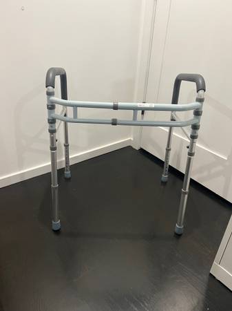 Toilet Safety Rails 1