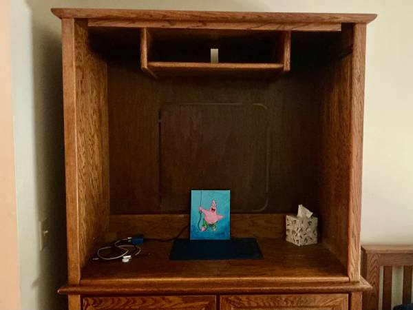 Entertainment hutch 1