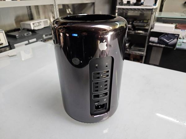 Apple Mac Pro Tower Xeon Six Core 32 GB RAM 1 TB SSD Montrey OS 1