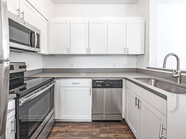 $2,488 / 1br - 780ft2 - Fully Equipped 24-Hour Fitness Center, BBQ Area63885126925953123