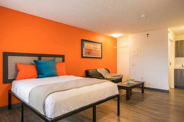 Elevator Access, WiFi access, Free Utilities 1