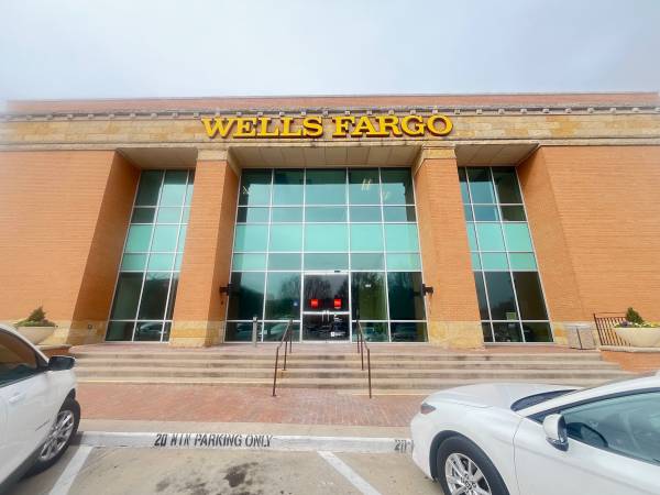 $950 Window Offices Available in Southside Fort Worth Medical District! (901 W Rosedale, Suite 250, Fort Worth)63867601706369123