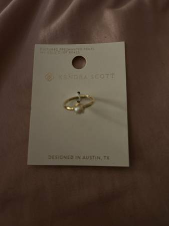 Kendra scott ring 1