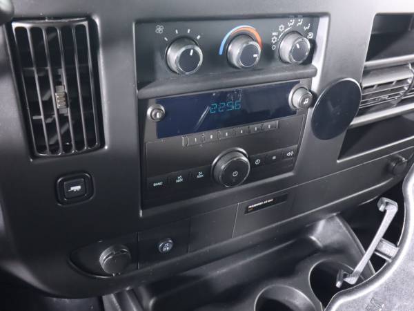 2014 Chevrolet Express - Photo 13