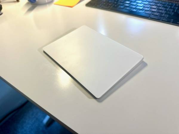Apple Magic Trackpad 1