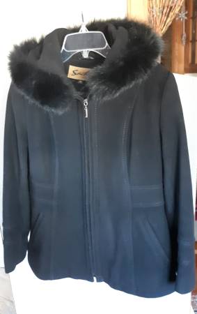 Womans Black Jacket with Fur Trim Hood 1