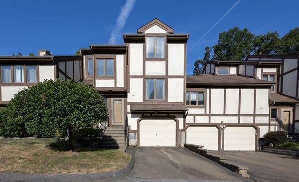 $2,450 / 1br - 1668ft2 - bright and very open living room/dining64010164938243121
