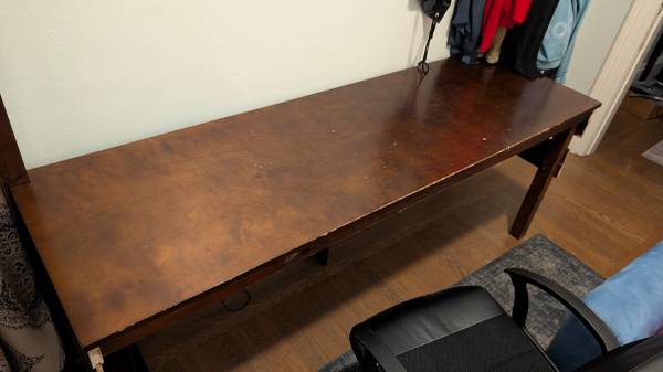 Free long wooden desk 1