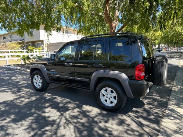 Jeep Liberty 2004 - $1.850 (milpitas)63617813821697122