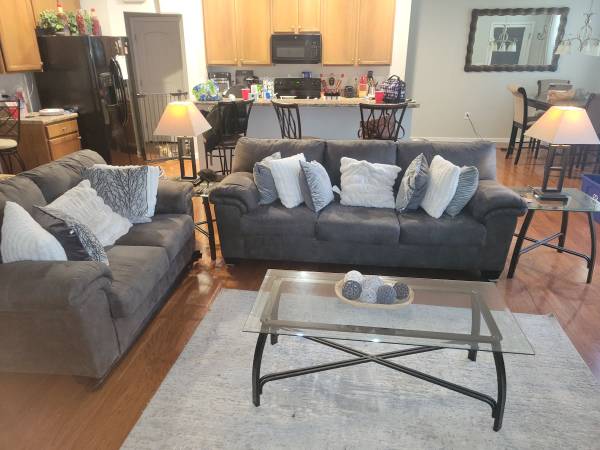 $950 / 3br - 3000ft2 - Room for rent Nov (Morrisville)63968070081411120