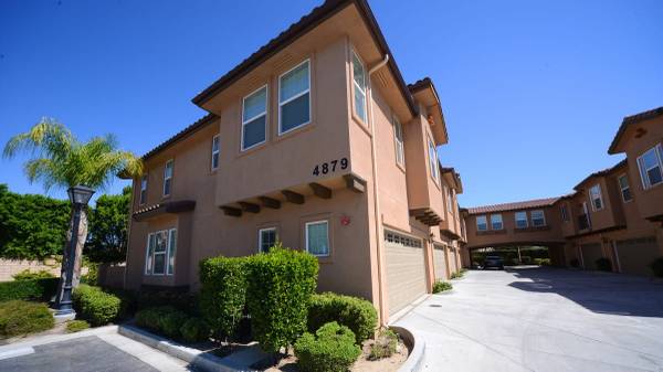 $3,550 / 3br - 1239ft2 - Piscina y Spa Impecables, Almacenamiento Extra, Patio/Balcón63668253704323121