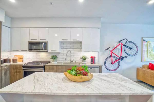 $4,181 / 2br - Fetch the best deal! Pet-friendly 2 Bed / 2 Bath available now. (Fremont)64030485144321123