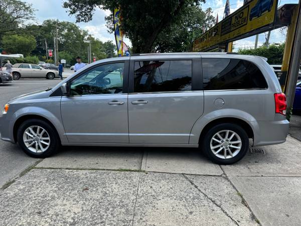 2019 Dodge Grand Caravan SXT - $9,995 (Brooklyn)63654711128451124