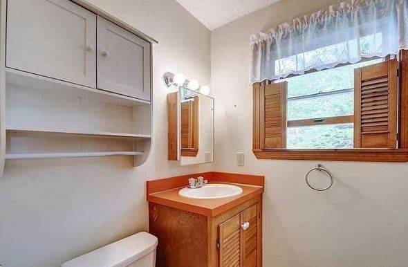 $871 / 2br - 2 Bedrooms, 2 Baths, laundry, entertainment room, (North Hollywood, CA)63912985071875121