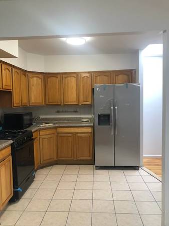 $3,000 / 3br - 1188ft2 - 3 bedrooms, 1.5 baths (Howard Beach)64033632318977121