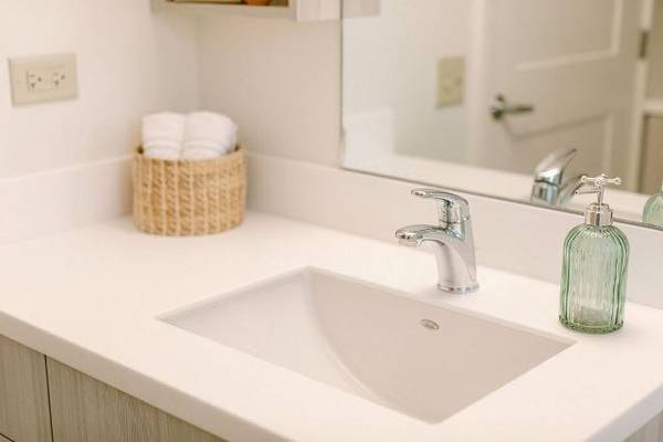 KANEKAPOLEI COLLECTION APTS ! 1x1BD AVAILABLE IN Now ! CALL FOR INFO! 1