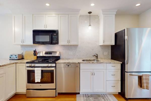 $6,500 / 4 habitaciones - 1640 pies² - ¡CASA ADOSADA INMEDIATA! ¡LAVANDERÍA! ¡MASCOTAS! ¡ESTACIONAMIENTO! ¡3 PISOS! AMUEBLADO/NO AMUEBLADO (Allston)63699196617859122