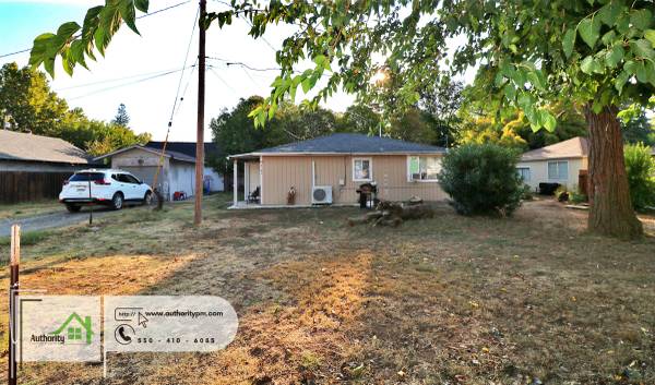 $1,695 / 3br - 900ft2 - 3120 Pioneer Lane. Washer/Dryer Hook ups with Mini Split Heat Cooling (Redding)63972528499586121