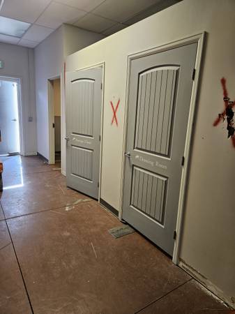 Free doors and door frames 1