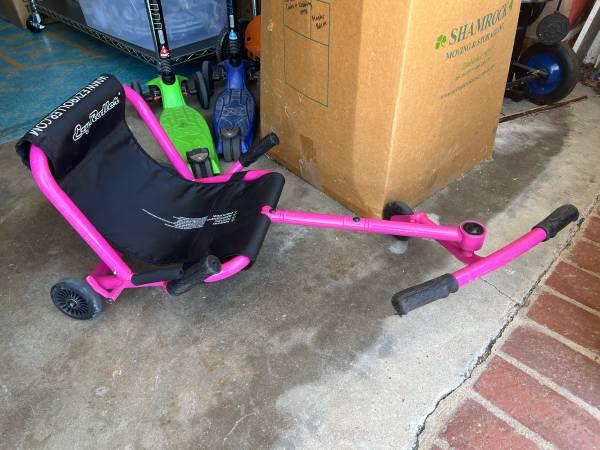 Ezyroller Classic “squiggly” bike in pink 1