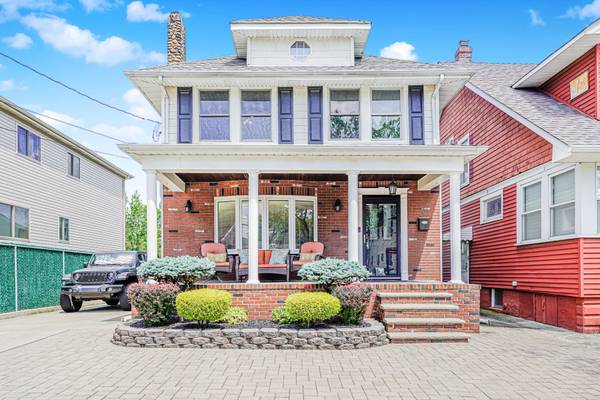 $889,000 / 3br - 1700ft2 - Single Family Detached (Great Kills)63788457427073120