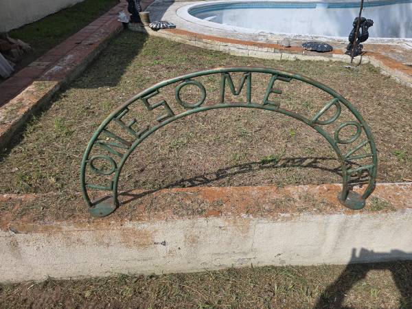 LONESOME DOVE FENCE OR GATE TOPPER SIGN 1