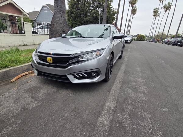 2016 Honda Civic LX manual 17,500 miles - $16,500 (Los Angeles)63623779933443121