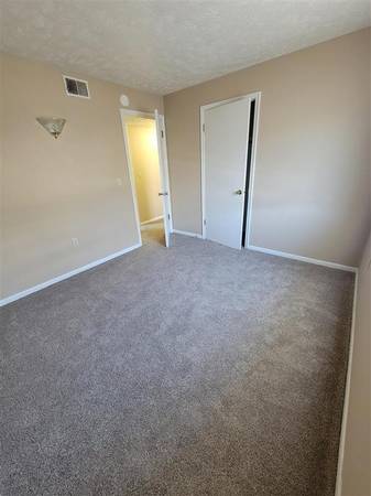 $1,500 / 3br - 1085ft2 - 3 bed 2 bath Apartment! Pet Friendly at Britain Towne Apartments! (Bellevue)64020841874435124