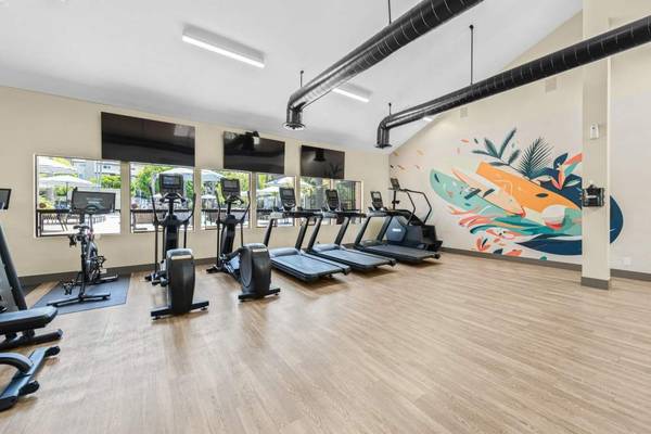 $3,245 / 2br - 1004ft2 - Sand Volleyball Court, Garage Parking, Fitness Center (3417 Lebon Dr, San Diego, CA)63775698228867122