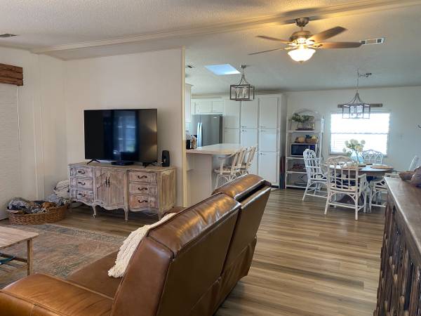 $96,000 / 2br - 1344ft2 - Price Reduced-Come See This Beautifully Maintained 2B/2B Home! #049 (Edgewater)63791498137729123