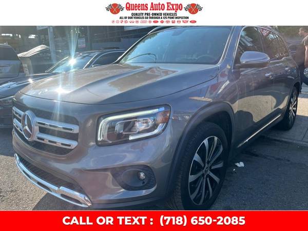 Check Out This Spotless 2022 Mercedes-Benz GLB with only 45,2-queens - $21,995 (Woodside)63614306424835122