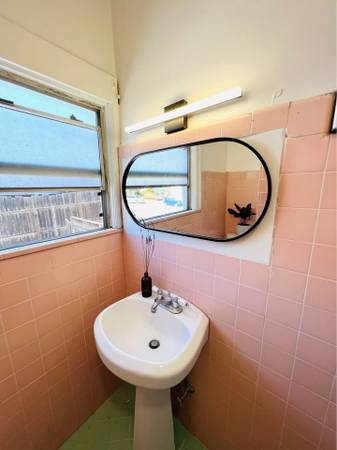 $4,400 / 6br - 1700ft2 - 6br - Charming Oakland Home | 6BR, 3BA, Natural Light! (oakland lake merritt / grand)63889098891521121