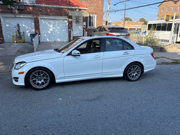 2014 Mercedes Benz C300 4matic paquete AMG - $2.400 (Brooklyn)63437729685889122