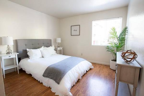 $2,249 / 2br - 900ft2 - Distribuciones Espaciosas, Ubicación Ideal, Habitaciones Bañadas de Luz, Apto para Mascotas (santa rosa)63847325868033121