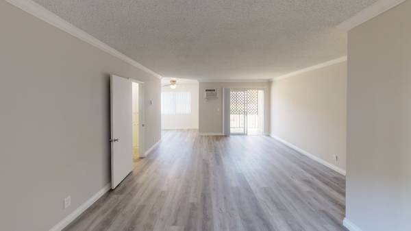 $1,725 / 1br - 650ft2 - The Park West Towers Apts..Gorgeous Newly Remodeled 1 Bedroom! (Canoga Park)64035737790595124