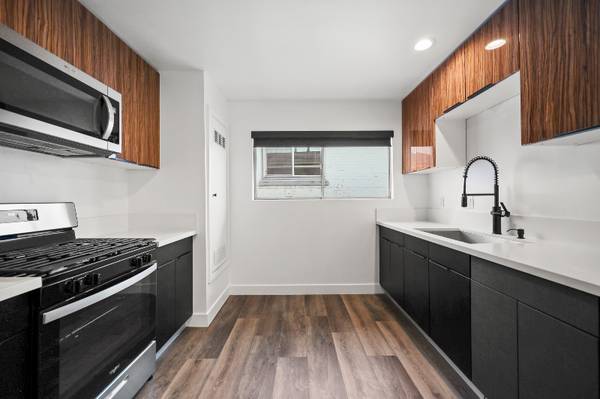 $2579.00 / 3br - 925ft2 - New Three Bedroom with New Appliances | In Unit Washer & Dryer | Near63953219304451124