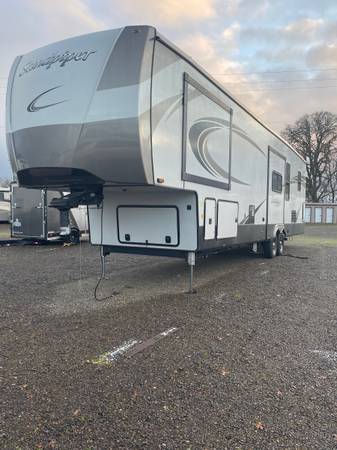 4 slide outs  5th.wheel 42ft.  $48500"   2022 1