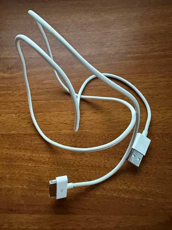 Apple 30-pin to USB Cable 1