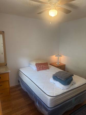 $850 QUIET, FULLY FURNISHED,  PRIVATE BEDROOM. ALL UTILITIES INCLUDED (KAILUA, UPPER ENCHANTED LAKE))63939534693635121