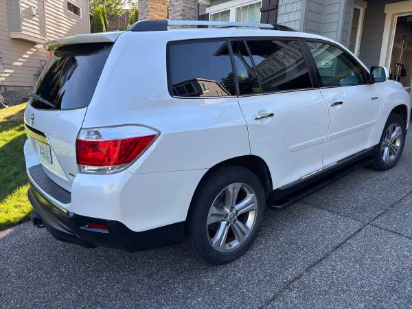 2011 Toyota Highlander Limited - $11,500 (Bothell)63617358396289121